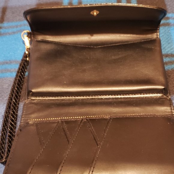 Victoria's Secret, NWOT, Black faux allegator print wristlet wallet. - Picture 9 of 12